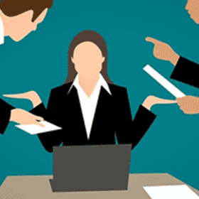 Diferencia entre demanda y denuncia, explicada para trabajadores.