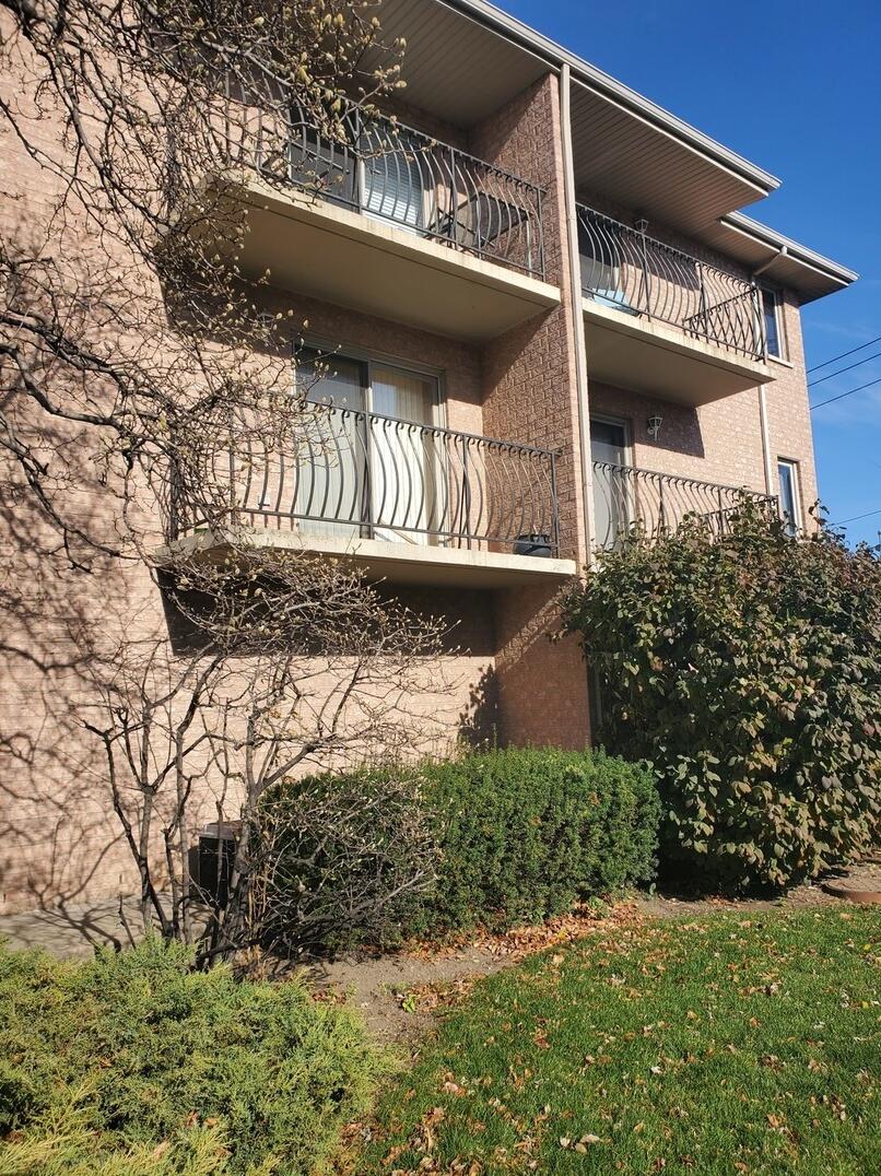 4012 W 105th 1A, Oak Lawn, IL MLS 10948963 Berkshire Hathaway HomeServices Chicago