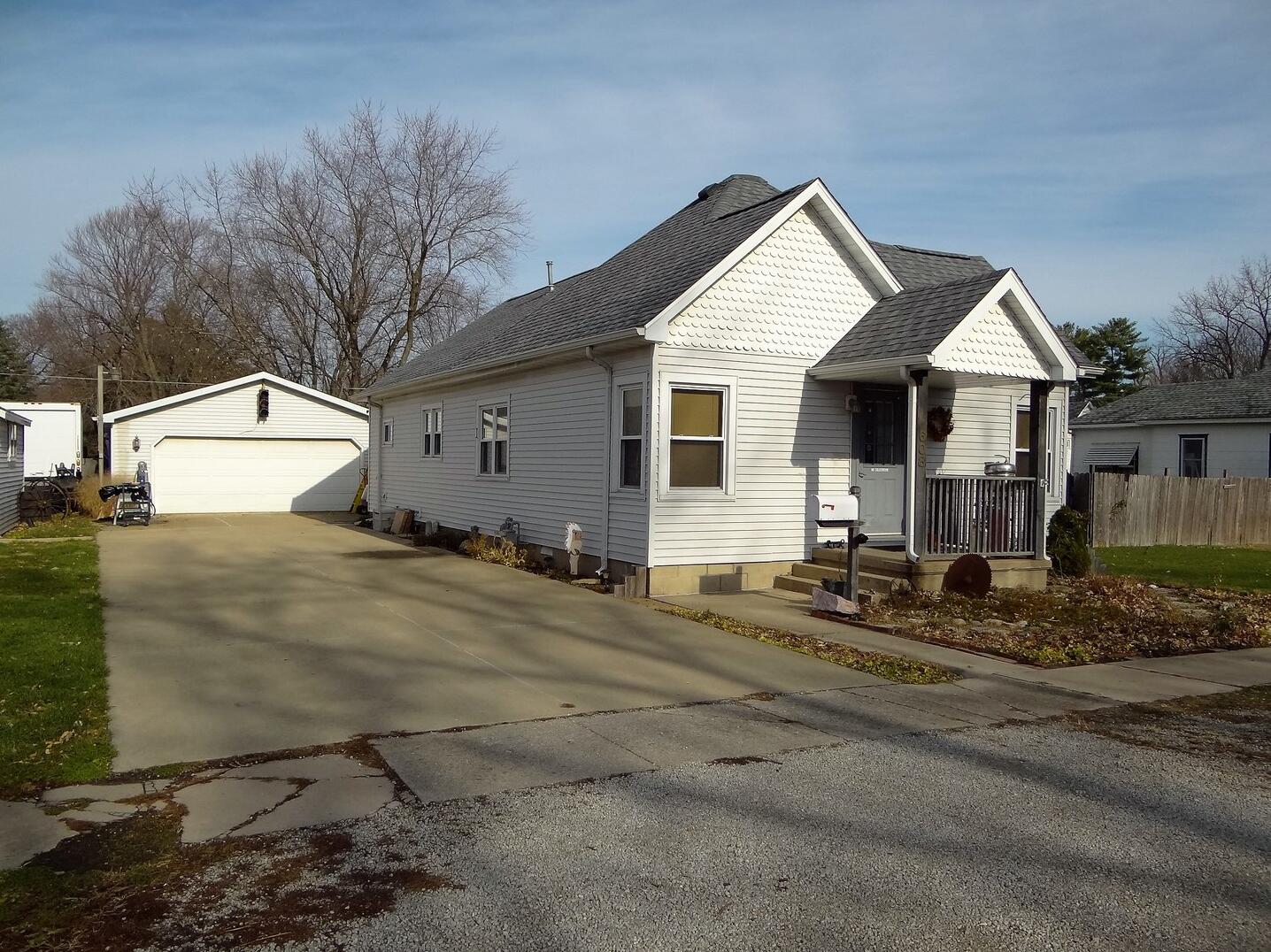 608 E Walnut , Villa Grove, IL MLS 10949746 Berkshire Hathaway