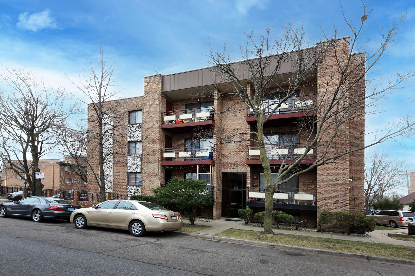 6034 N Wolcott 2N, Chicago, IL MLS 10952335 Berkshire Hathaway