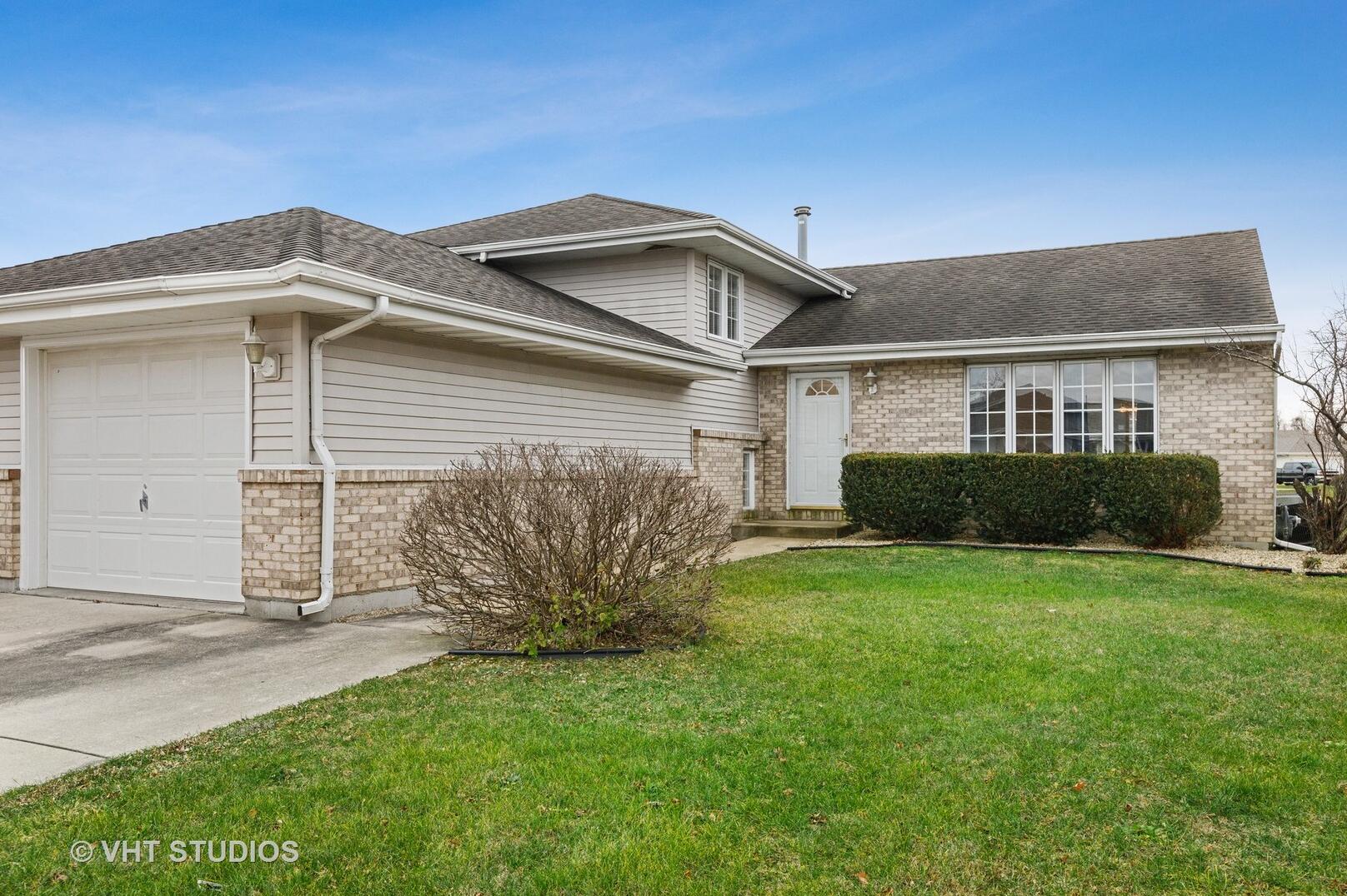 589 Dove , Coal City, IL MLS 10957646 Berkshire Hathaway HomeServices Chicago