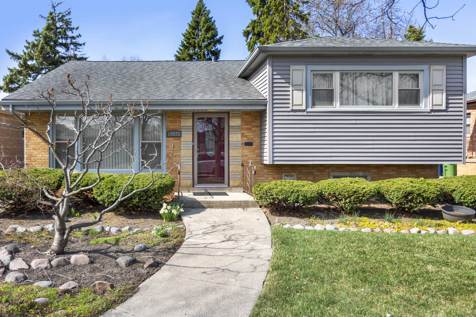 10028 Minnick , Oak Lawn, IL MLS 11047465 Berkshire Hathaway HomeServices Chicago