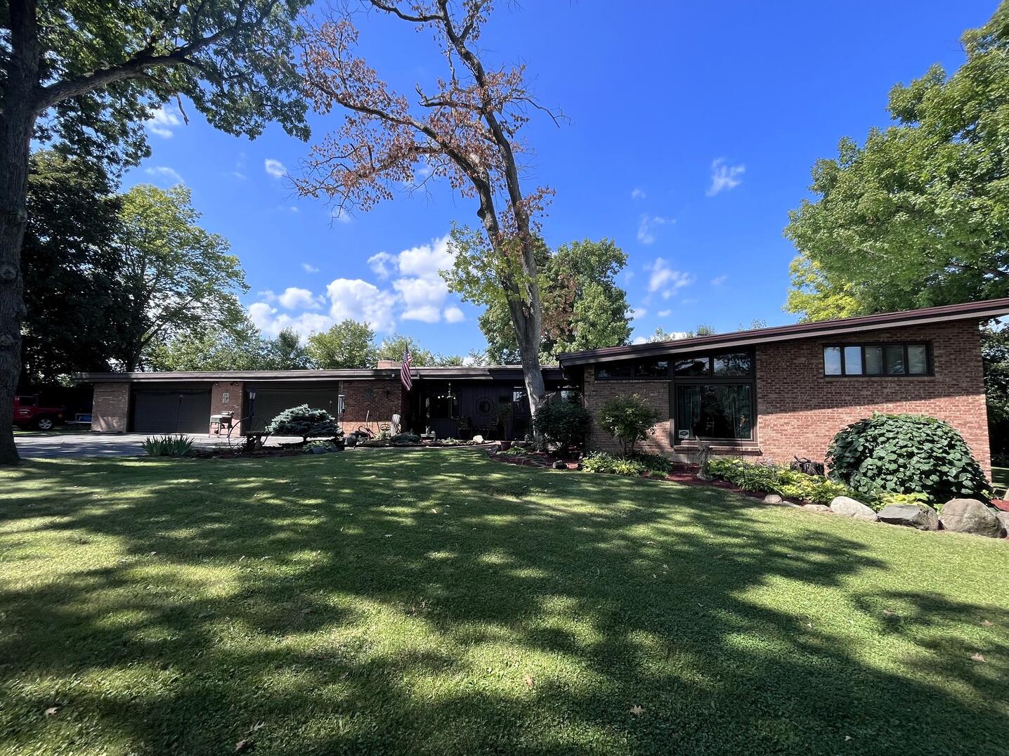 4951 Newburg , Belvidere, IL MLS 11801642 Berkshire Hathaway