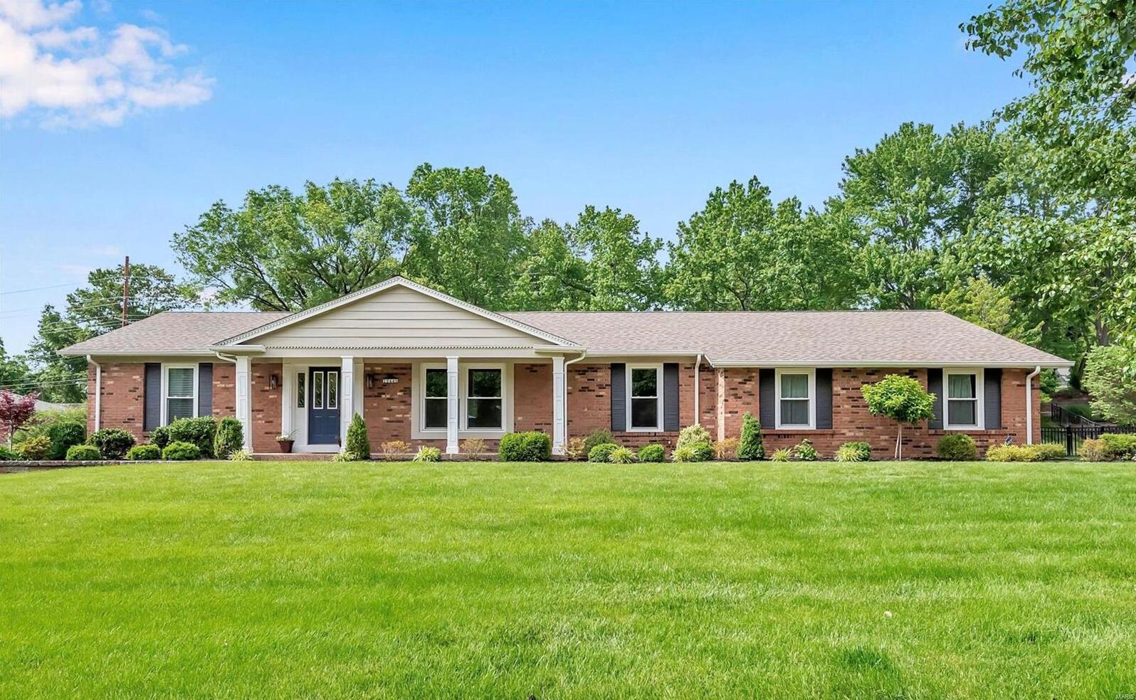 12443 Royal Manor Drive , St Louis, MO MLS 22038056