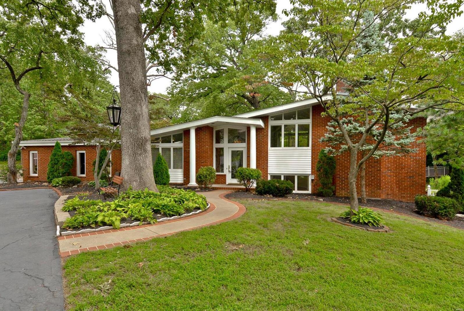 5 Sackston Woods Lane , Creve Coeur, MO MLS 22043189