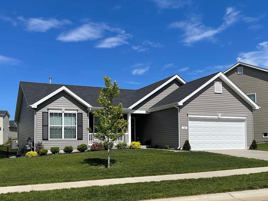 748 Fox Creek Drive , Fenton, MO MLS 23003212 Gladys Manion Real