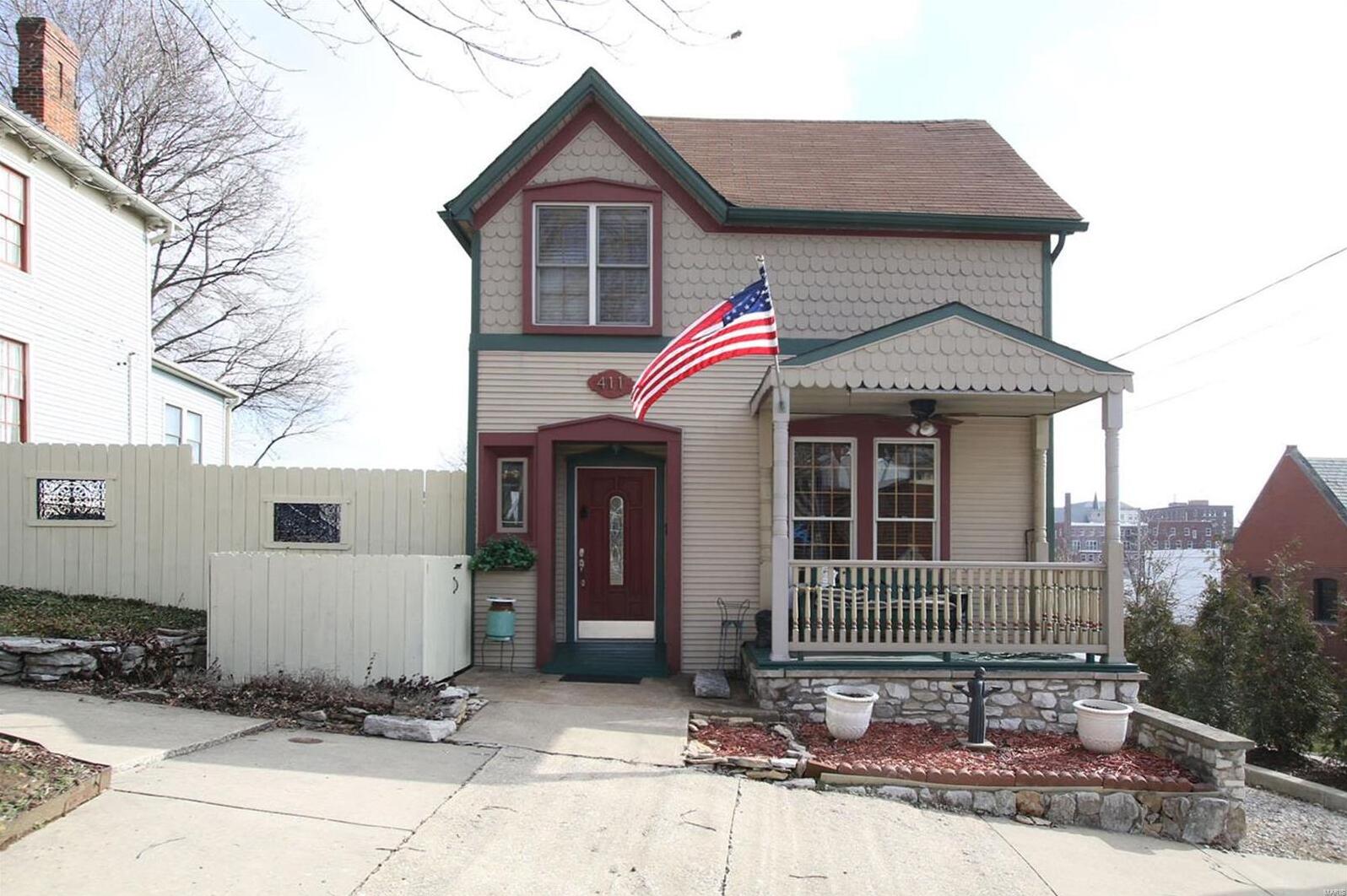 411 State Street , Alton, IL MLS 23003501 Gladys Manion Real Estate