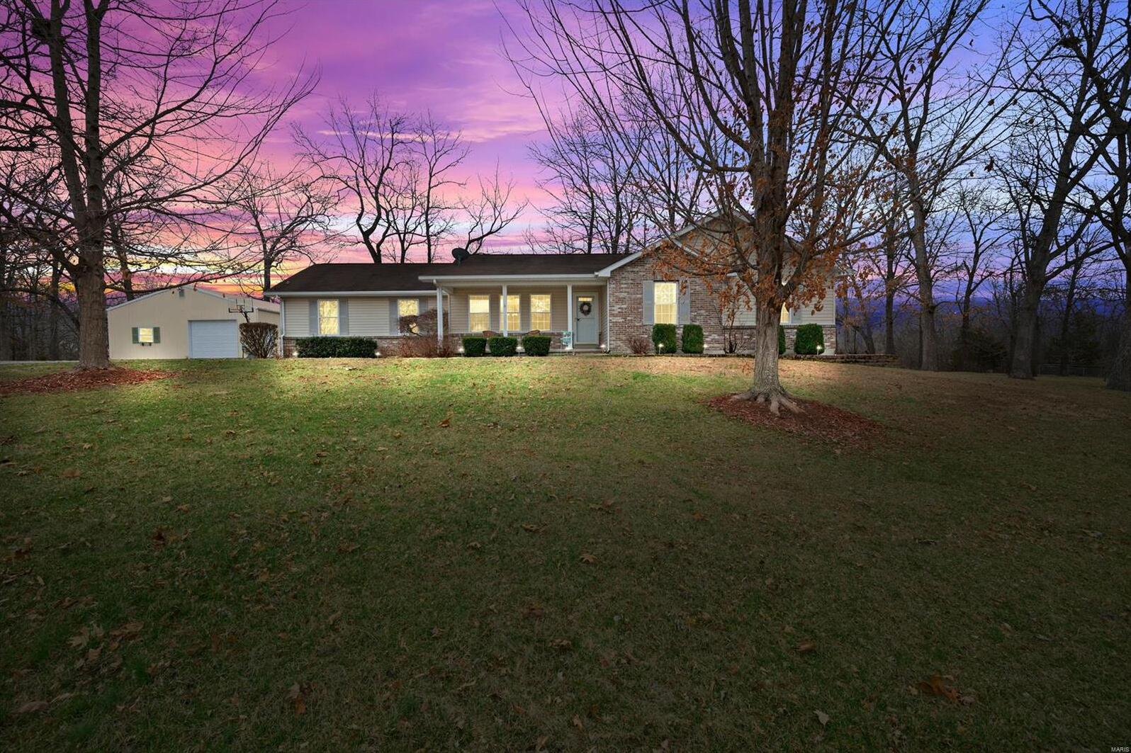 210 Hickory Farms Drive Hawk Point MO MLS 23013504 210-hickory-farms-drive-hawk-point-mo-mls-23013504