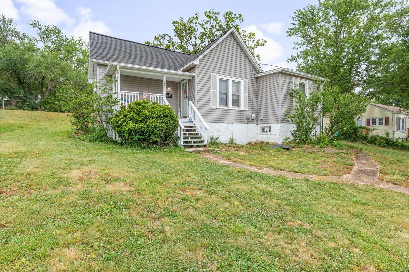 Gateway Real Estate Amber LewisBarron 241 N 9th Street , Festus