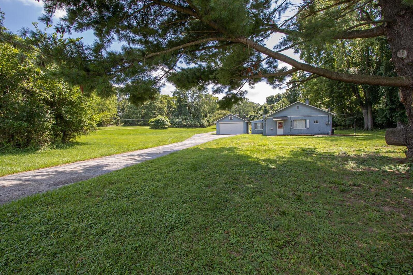 1290 Horan Drive , Fenton, MO MLS 23036685 Gladys Manion Real Estate