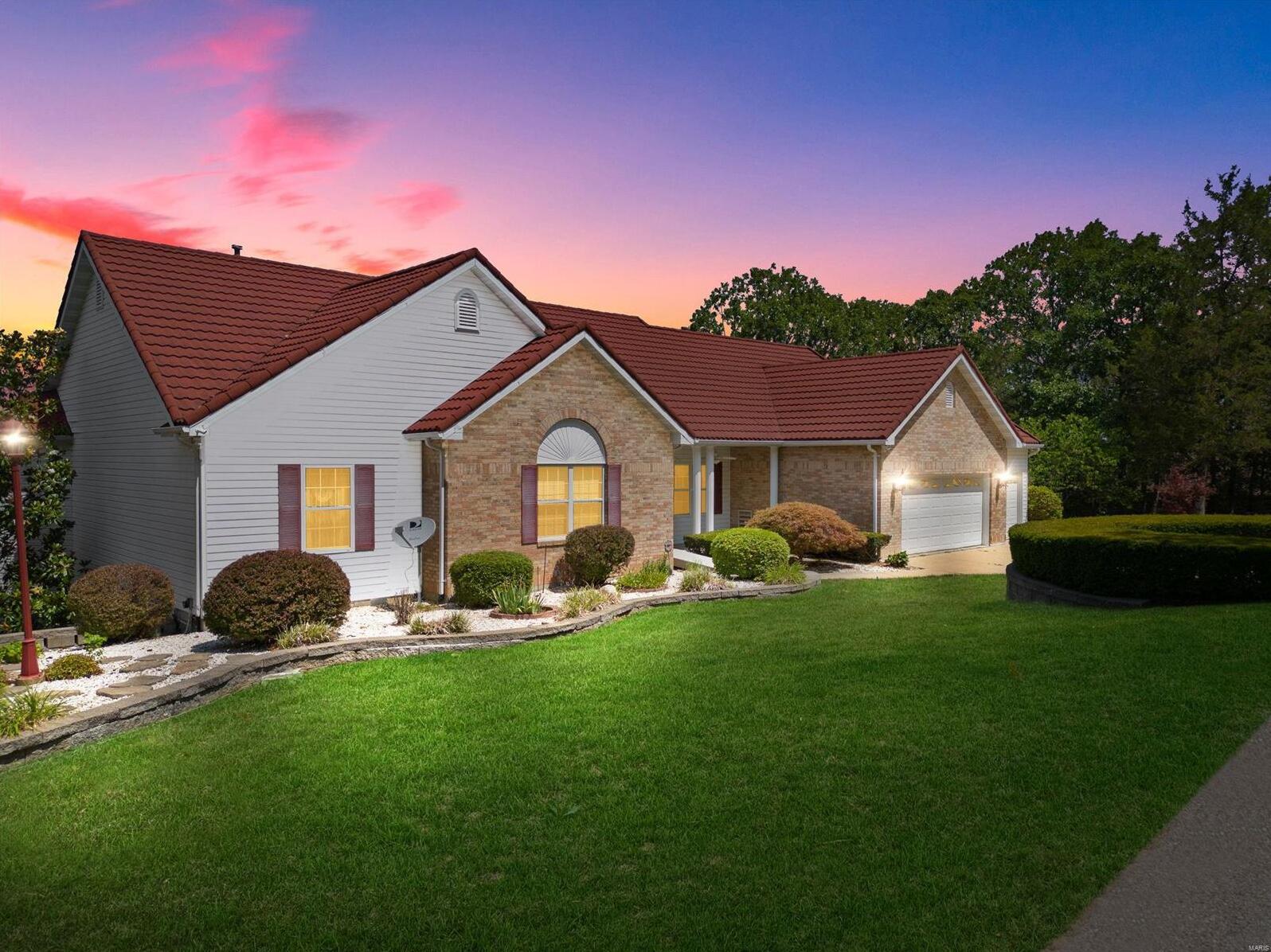 10007 Waterford Drive , Hillsboro, MO MLS 23038952 Main St. Real