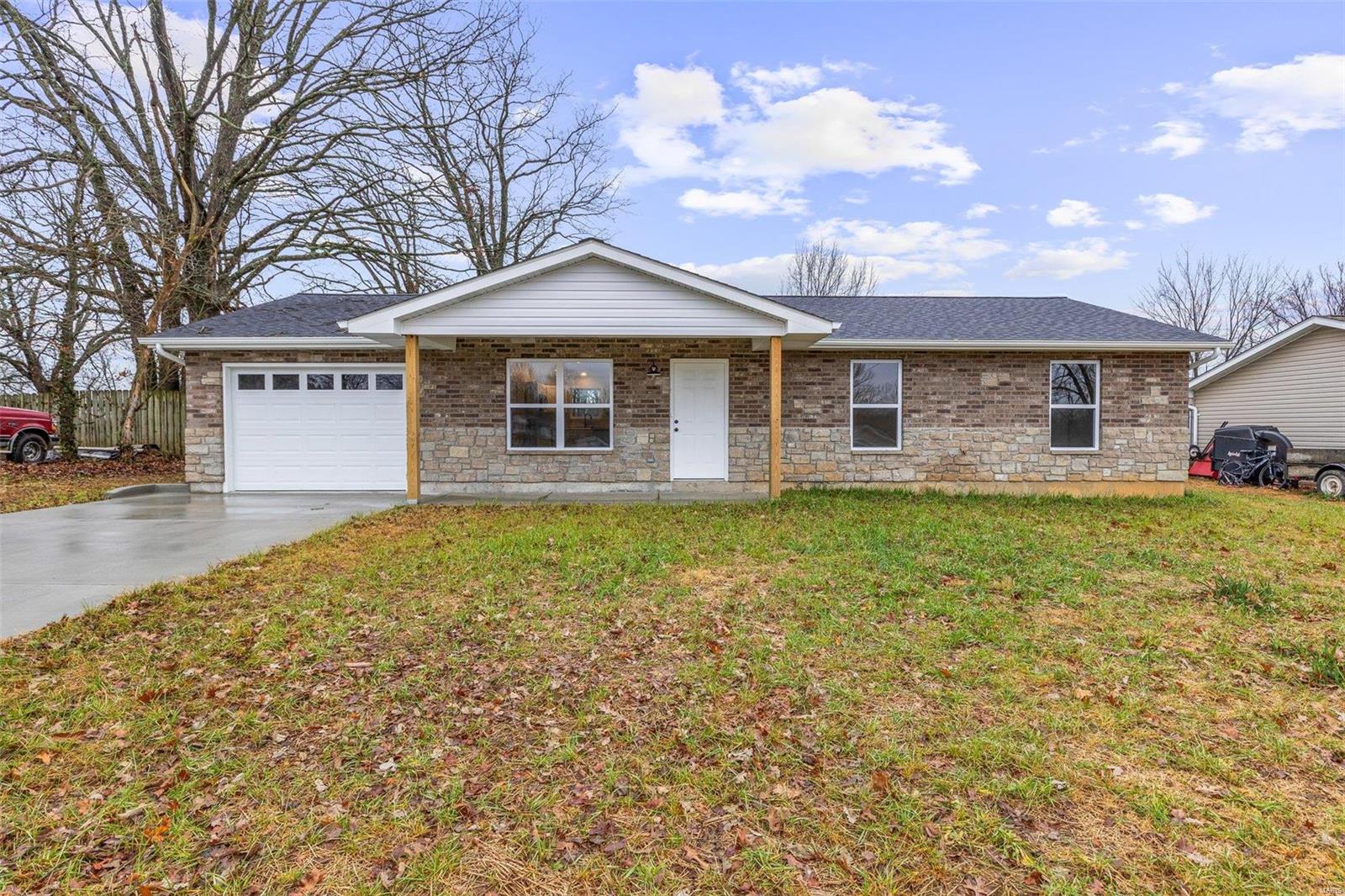 Photo of 4654 Cedar Dr Hillsboro MO 63050