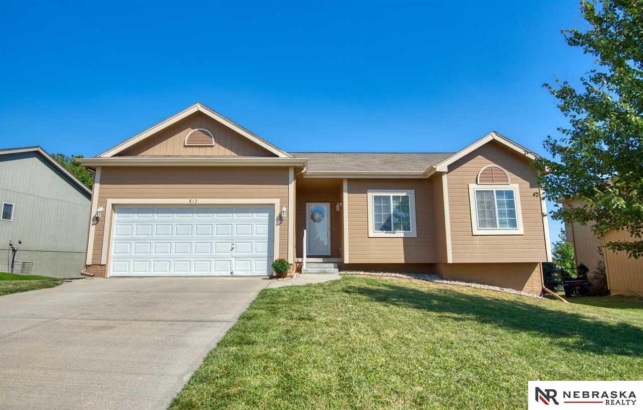 Elite Nebraska Real Estate 812 Lake Tahoe Drive , Papillion, NE MLS