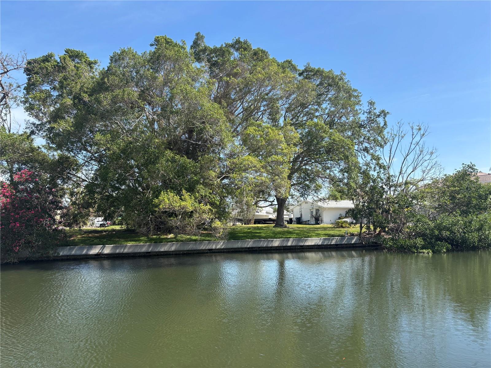 Photo of 4417 DOLPHIN LANE PALMETTO FL 34221