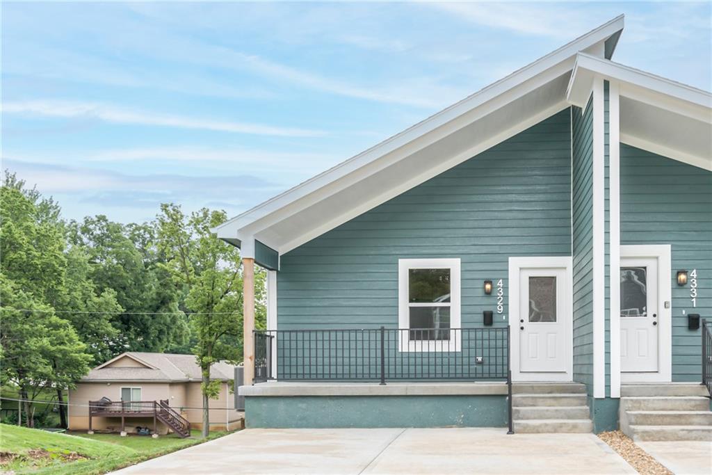 Photo of 4329/4331 Spruce Avenue Kansas City MO 64130