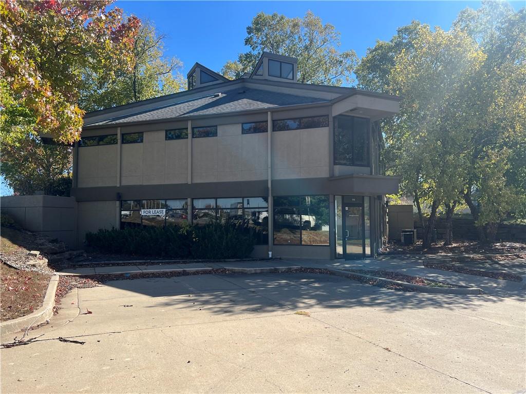 Photo of 512 NW Mock Avenue Blue Springs MO 64014