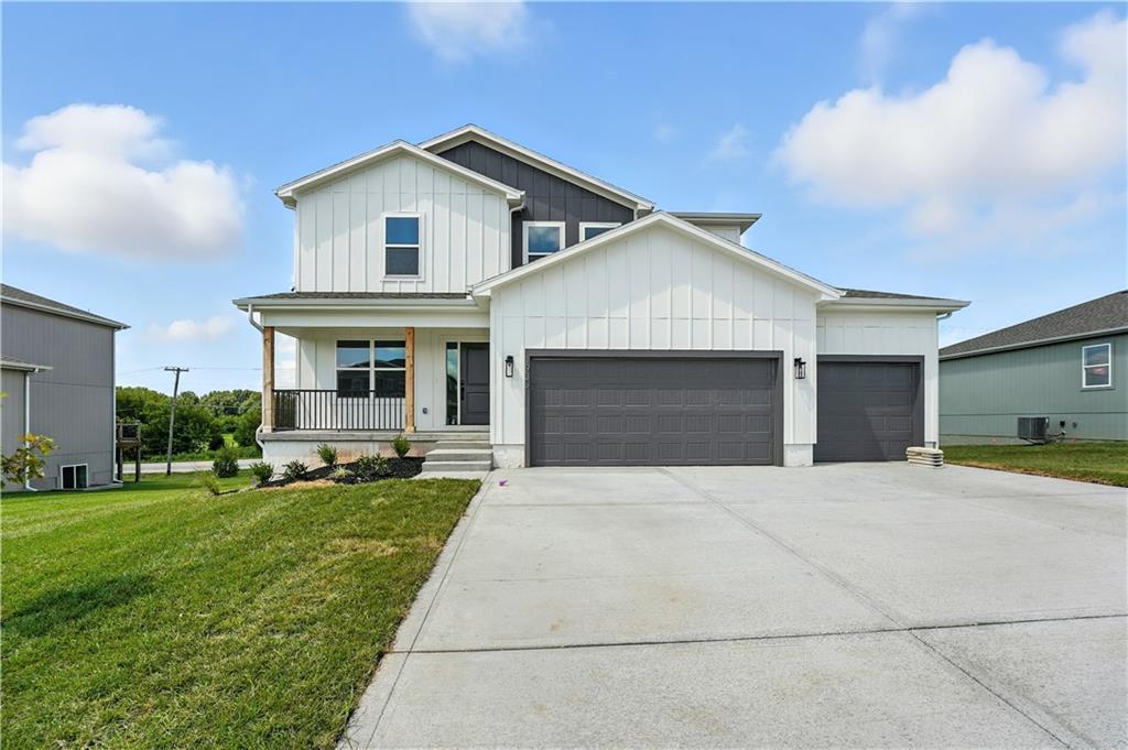 Photo of 1933 SW Merryman Drive Lee's Summit MO 64082