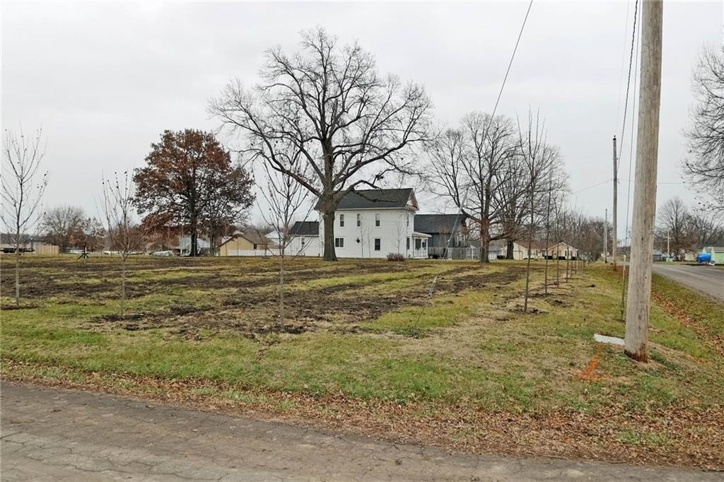 Photo of 500 Pennsylvania Avenue East Lynne MO 64743