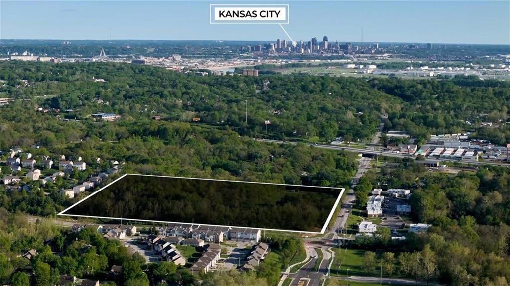 Photo of 5509 NW Waukomis Drive Kansas City MO 64151