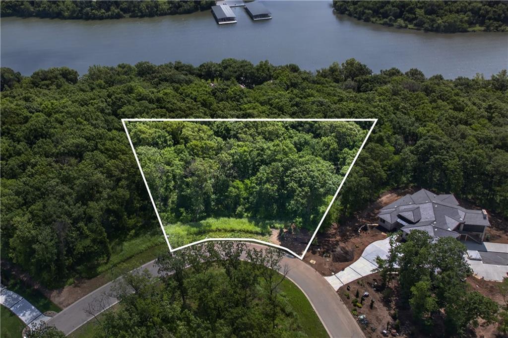 Photo of 16917 Wallace Way Loch Lloyd MO 64012