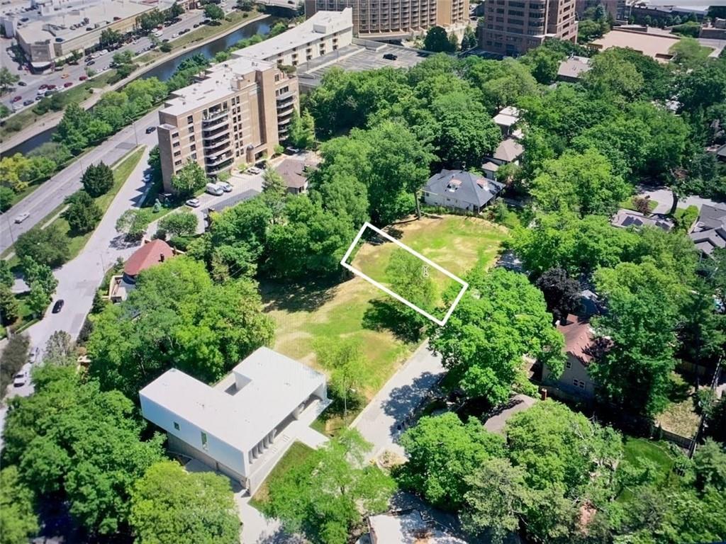 Photo of 606 W 49th Terrace Kansas City MO 64112