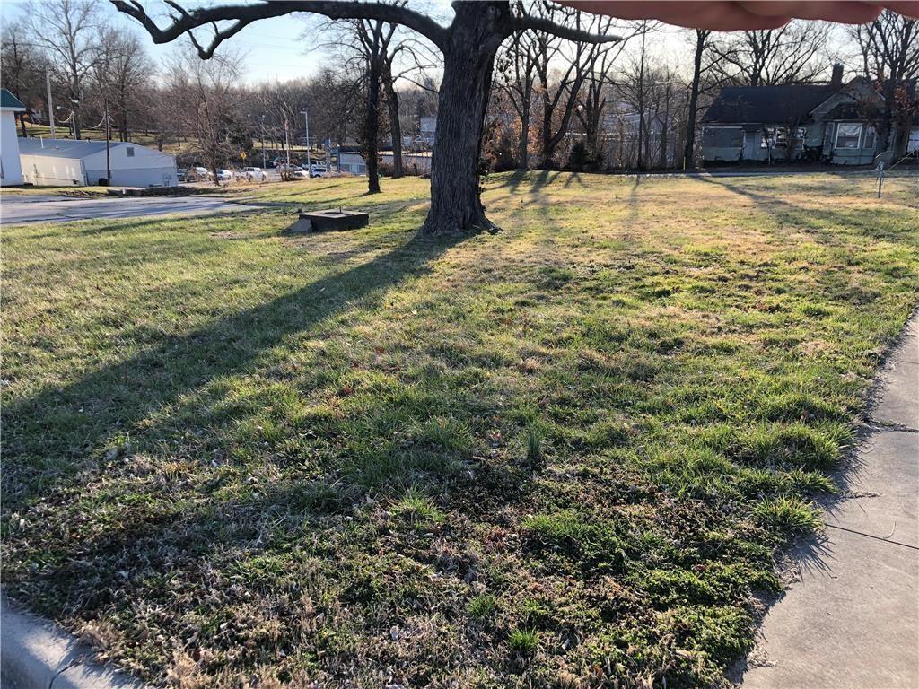 Photo of 112 W Broadway El Dorado Spgs Mo Street El Dorado Springs MO 64744
