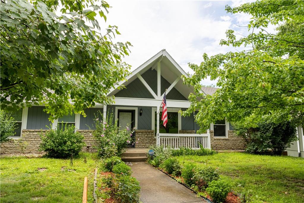 Photo of 5710 NW Raintree Drive Parkville MO 64152