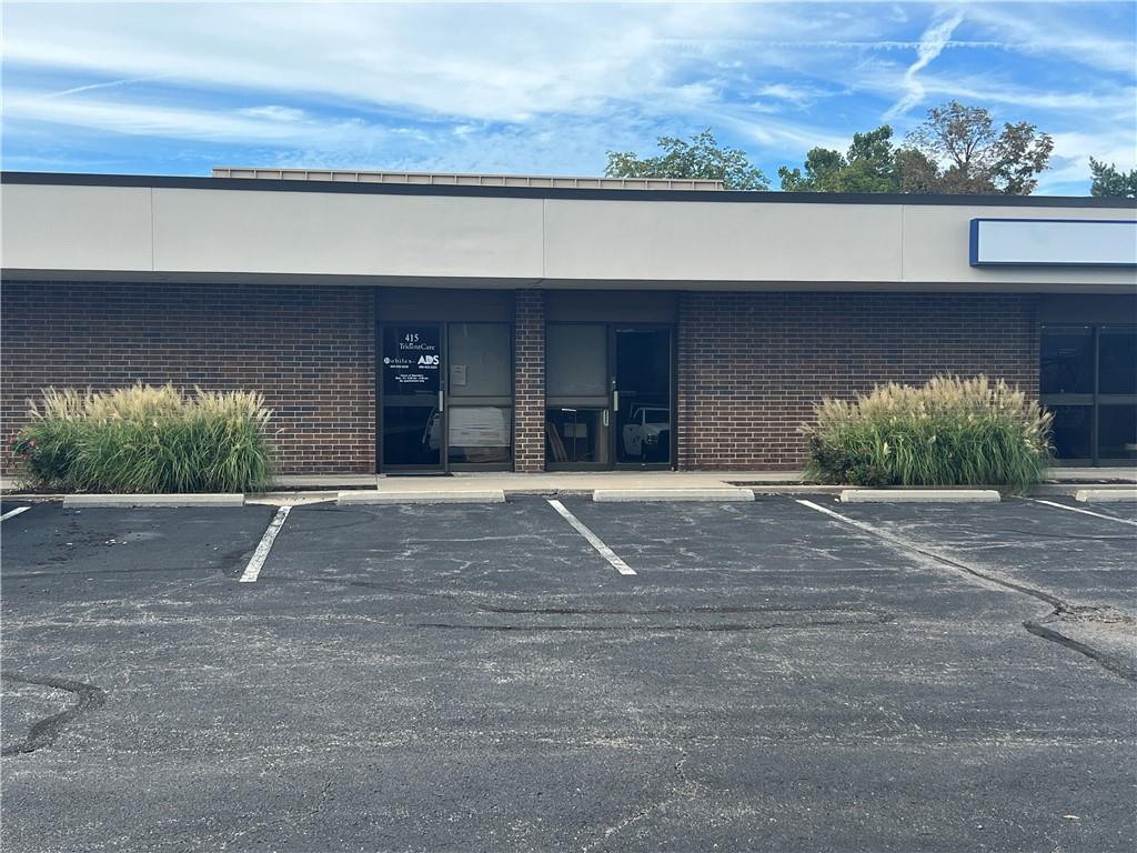 Photo of 10580 Barkley Street Overland Park KS 66212