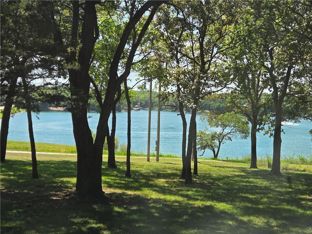 Photo of 69 E Sugar Lake Drive Mound City KS 66056