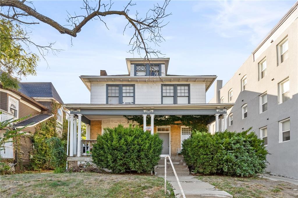 Photo of 3826 Warwick Boulevard Kansas City MO 64111