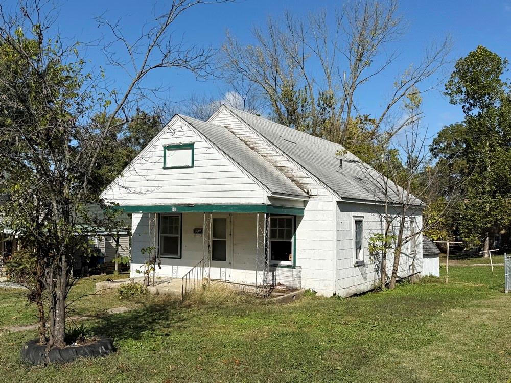 Photo of 121 W Lafayette Street El Dorado Springs MO 64744
