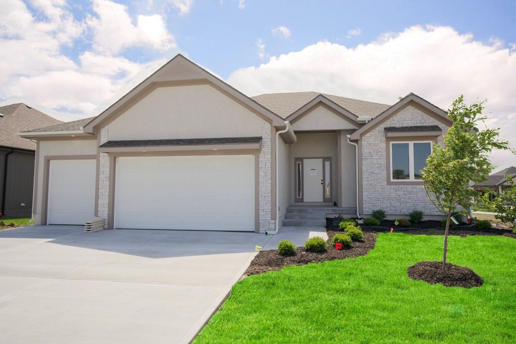 Photo of 12800 S Foxborough Court Lee's Summit MO 64086