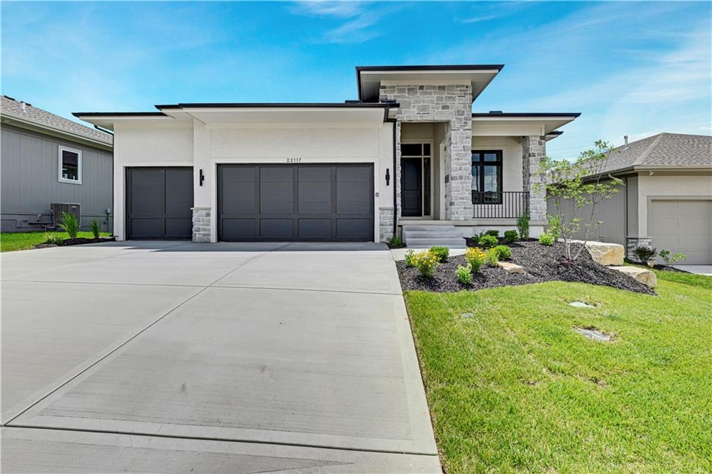 Photo of 22117 W 94th Terrace Lenexa KS 66220