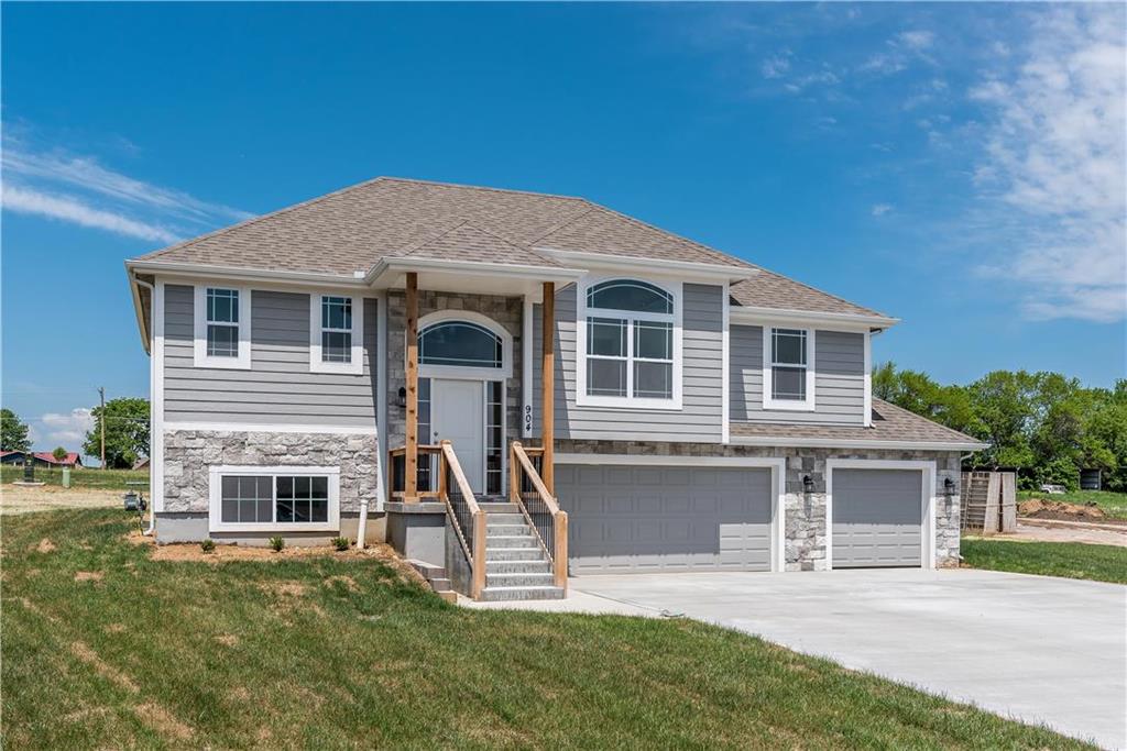 Photo of 938 168th Court Basehor KS 66007
