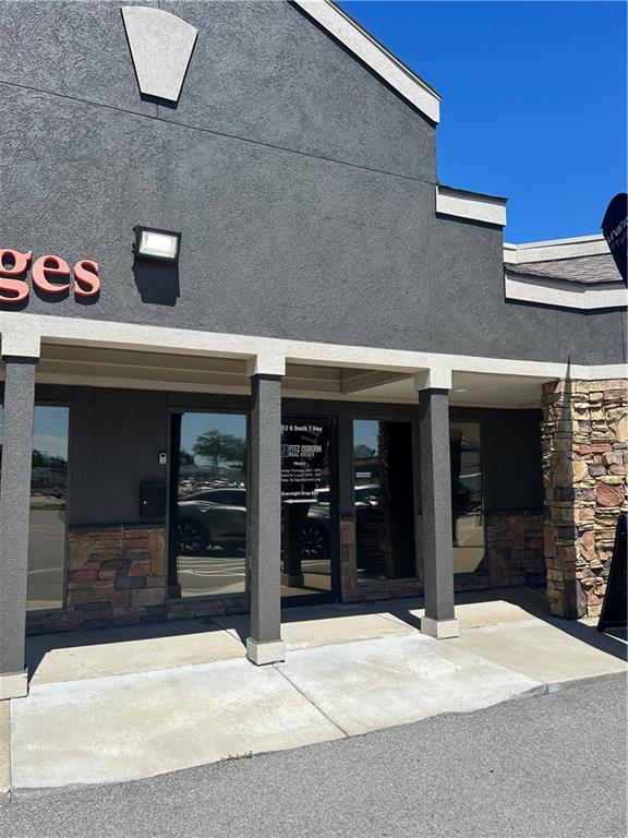 Photo of 1412 S State Route 7 Highway Blue Springs MO 64014