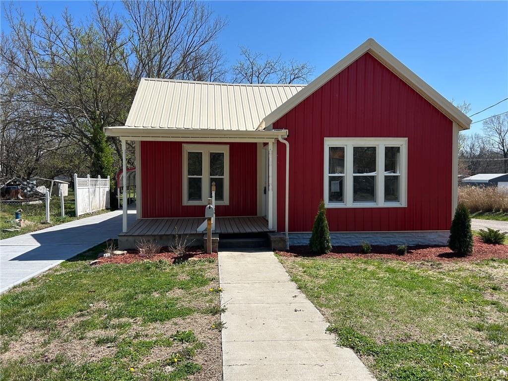 Photo of 607 S Pine Street Holden MO 64040