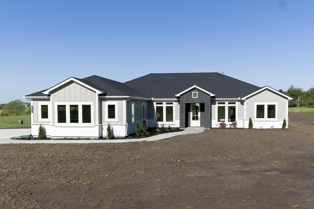 Photo of 17965 235th Street Tonganoxie KS 66086