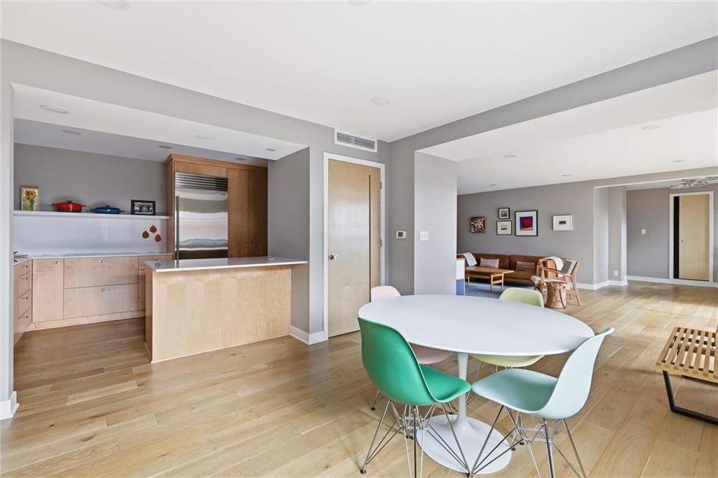 Photo of 310 W 49th Street #805 Kansas City MO 64112
