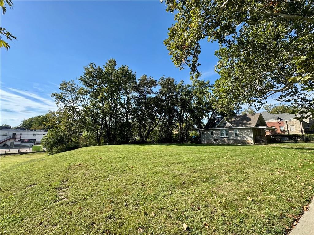 Photo of 4316 Forest Avenue Kansas City MO 64110