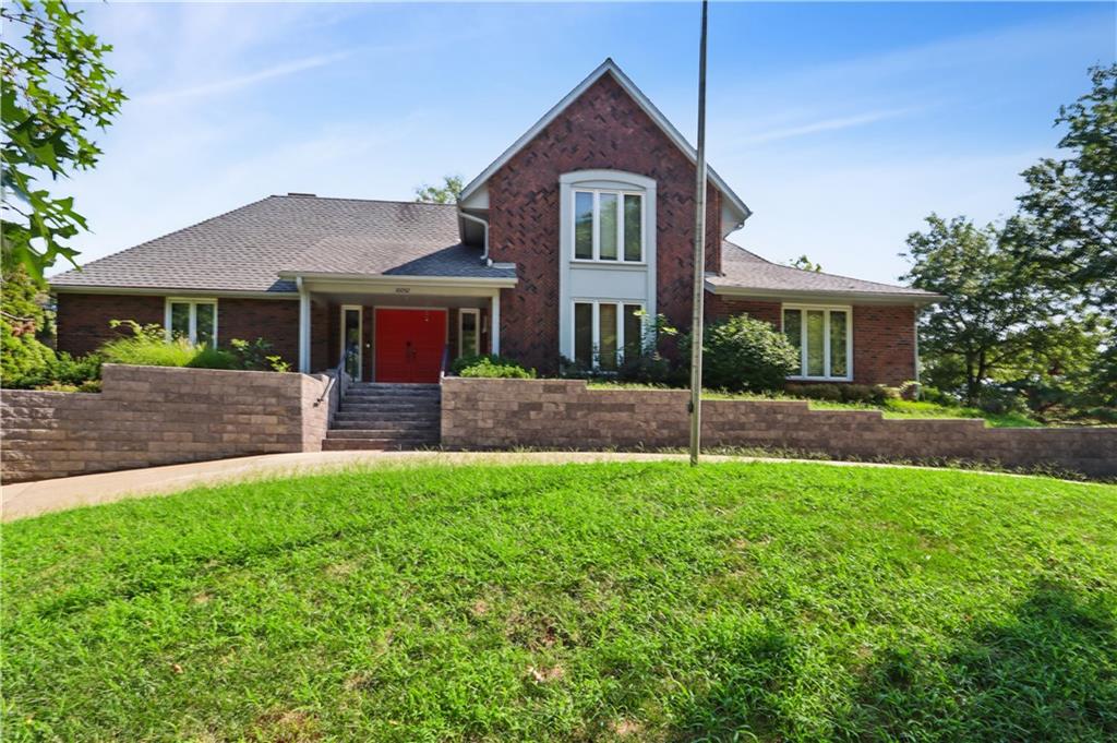 Photo of 10052 Hemlock Drive Overland Park KS 66212