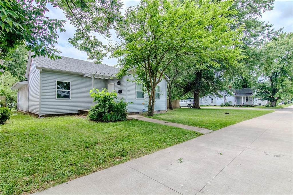 Photo of 906 E 4th Street Sedalia MO 65301
