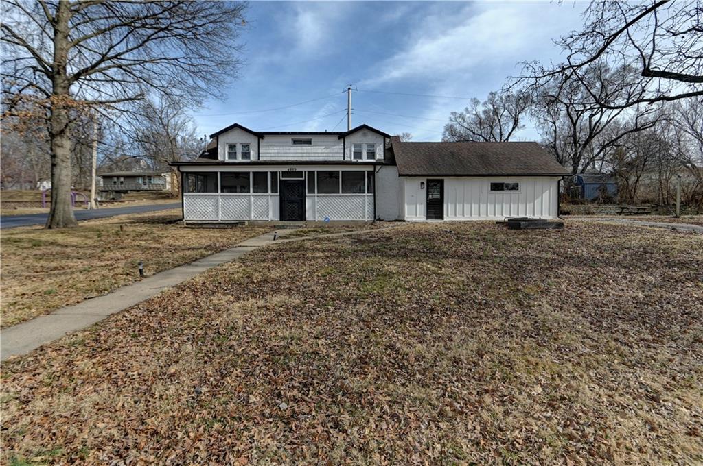 Photo of 4859 NW Waukomis Drive Northmoor MO 64151