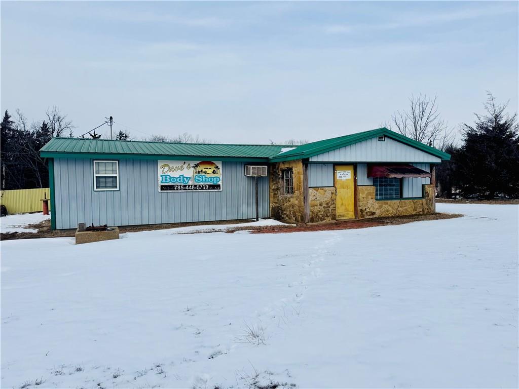 Photo of 22540 NW Morton Road Garnett KS 66032