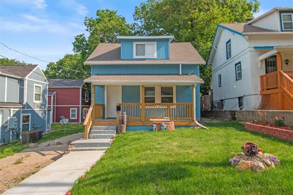 Photo of 2104 E 24th Terrace Kansas City MO 64127