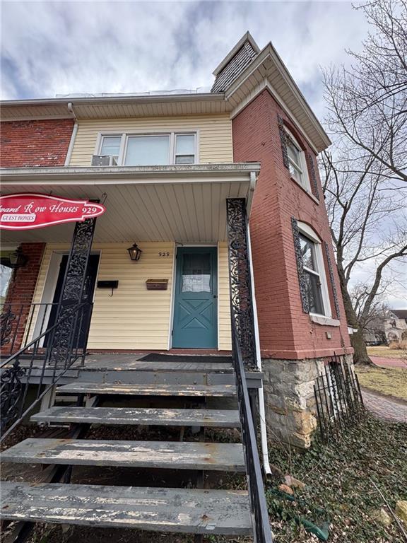 Photo of 929 SW Huntoon Street Topeka KS 66604