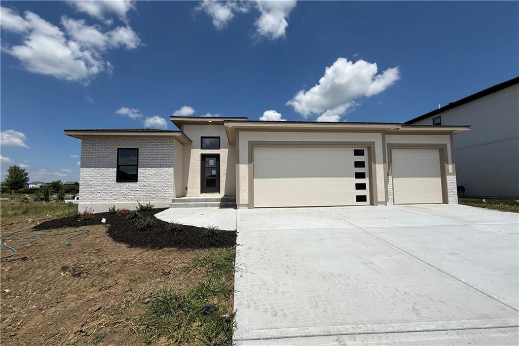 Photo of 27604 E 128th Court Lee's Summit MO 64086