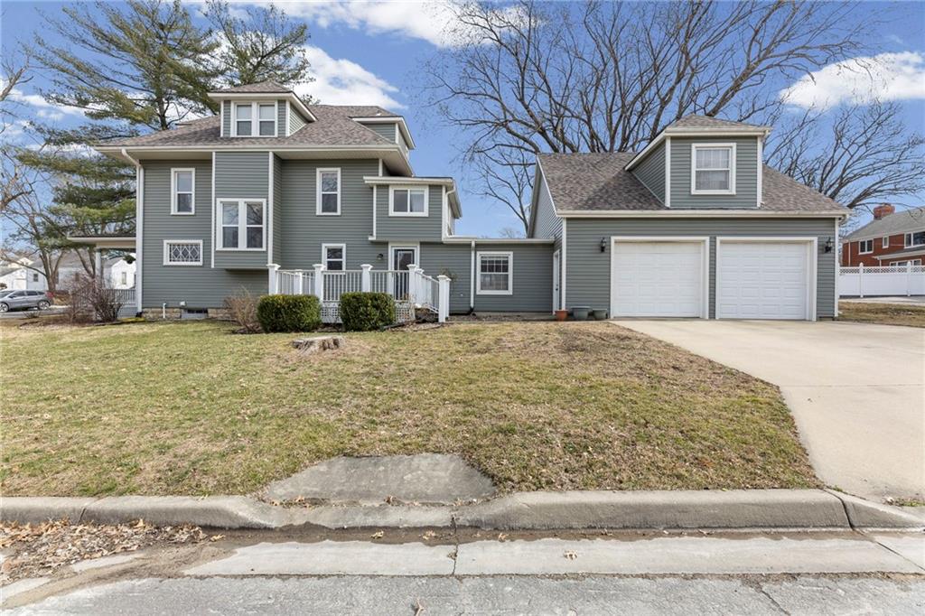 Photo of 501 E Shawnee Street Paola KS 66071
