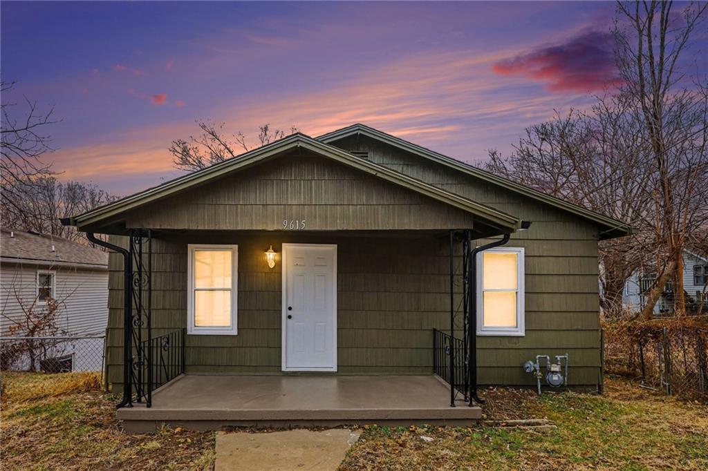 Photo of 9615 E 18th Street Independence MO 64052