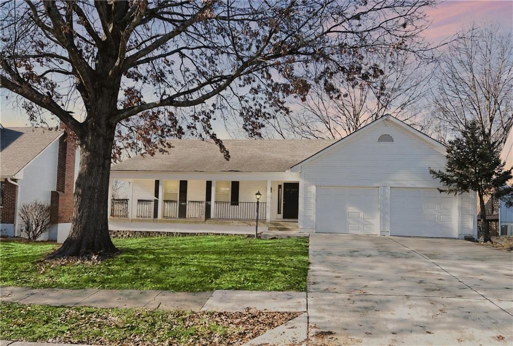 Photo of 3812 SW Lido Drive Lee's Summit MO 64082