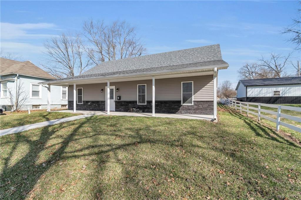Photo of 330 High Street Cameron MO 64429